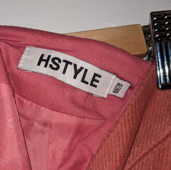 Pomegranate colored button skirt - Picture 3 of 4